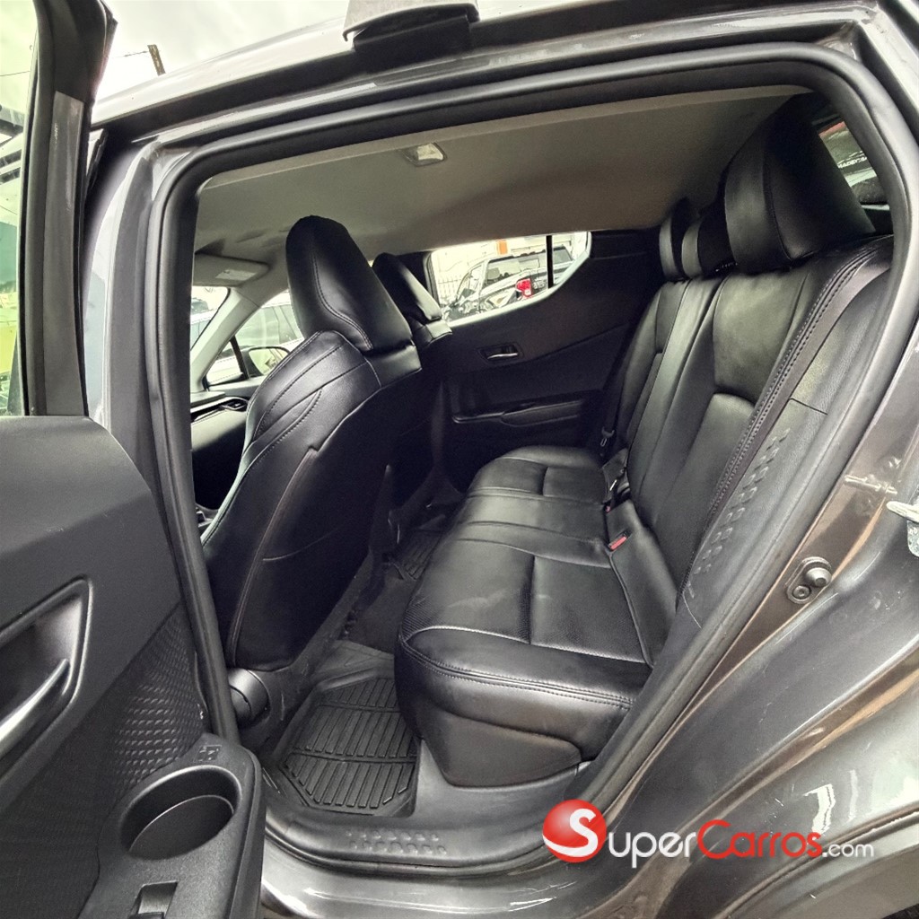 2020 Toyota C-HR XLE — foto 10 / 10