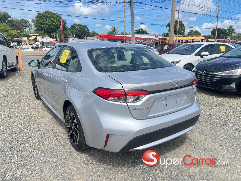 2020 Toyota Corolla LE Plus — foto 6 / 10
