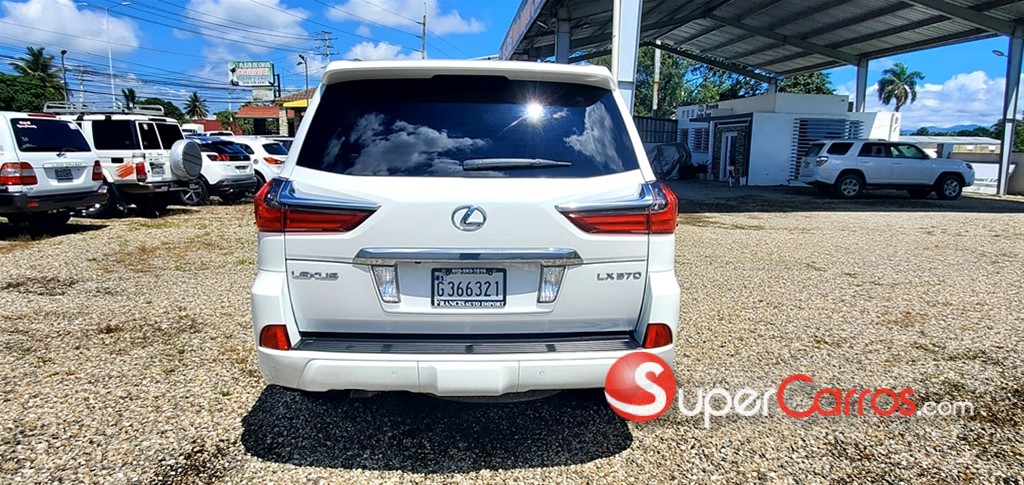2016 Lexus LX 570 — foto 4 / 12