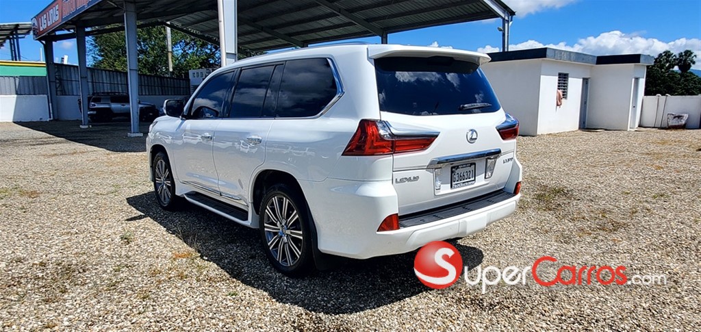 2016 Lexus LX 570 — foto 6 / 12