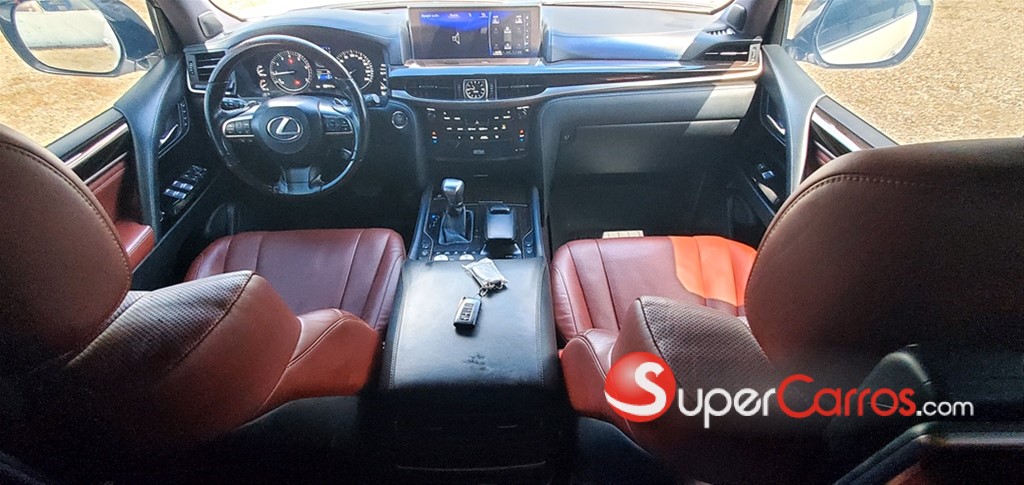 2016 Lexus LX 570 — foto 9 / 12
