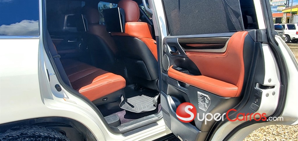 2016 Lexus LX 570 — foto 10 / 12