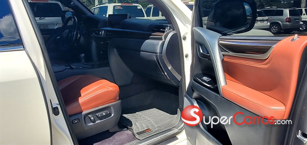2016 Lexus LX 570 — foto 11 / 12