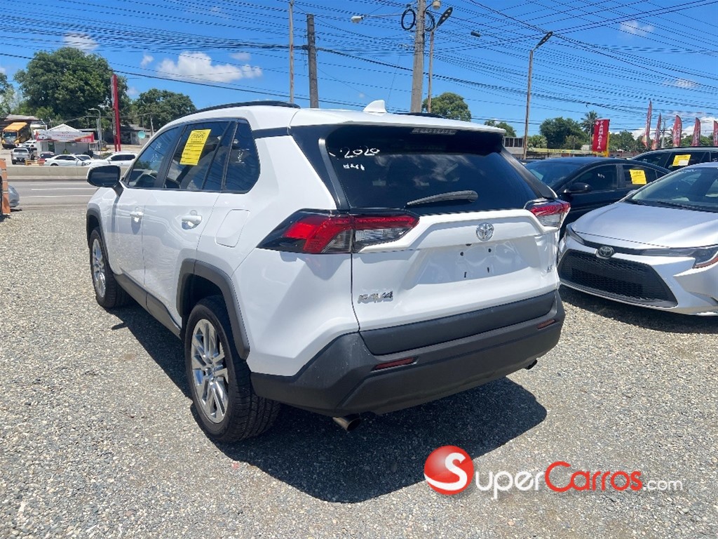 2020 Toyota RAV4 LE PLUS — foto 6 / 11
