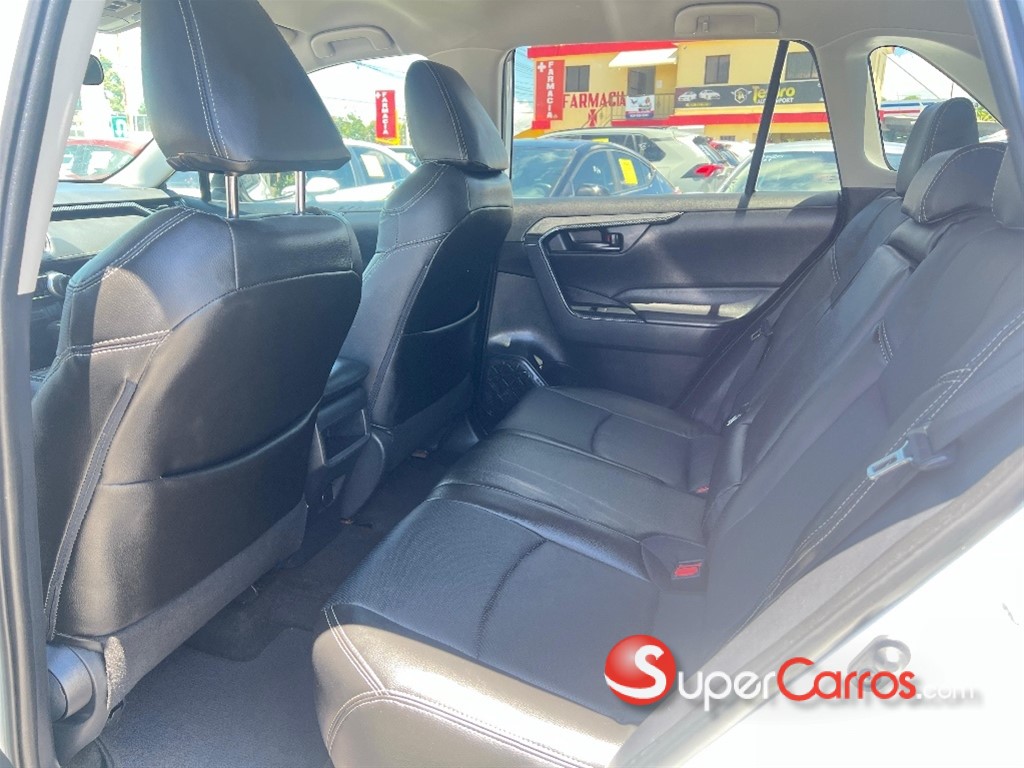 2020 Toyota RAV4 LE PLUS — foto 10 / 11