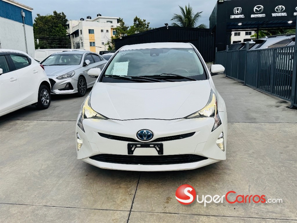 2019 Toyota Prius Hybrid — foto 2 / 12