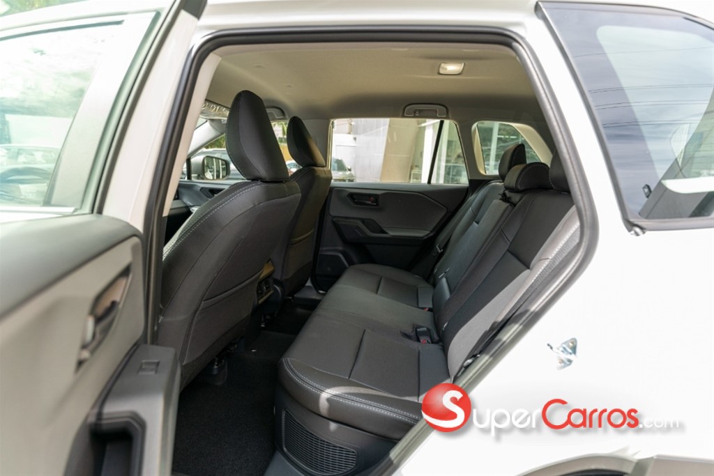 2027 Toyota RAV4 LE Hibrid — foto 6 / 9