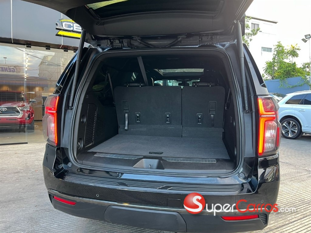 2021 Chevrolet Suburban RST — foto 6 / 10