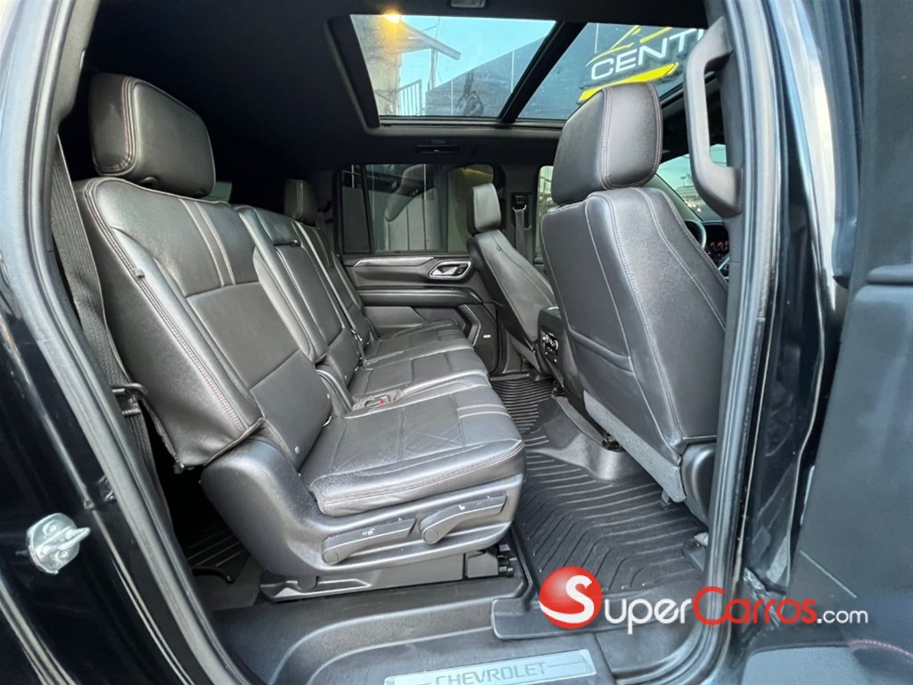 2021 Chevrolet Suburban RST — foto 8 / 10