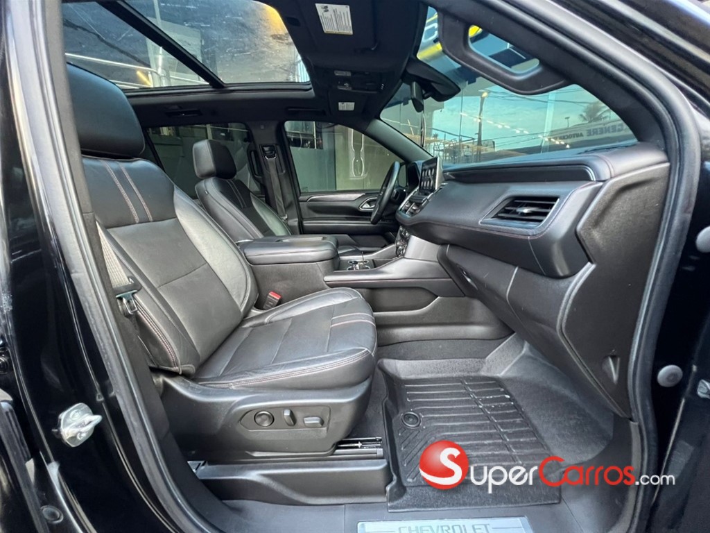 2021 Chevrolet Suburban RST — foto 9 / 10