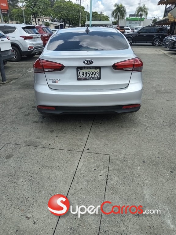 2018 Kia Forte LX — foto 7 / 12