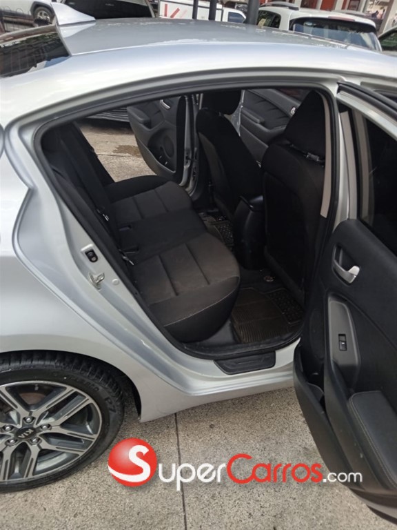 2018 Kia Forte LX — foto 11 / 12