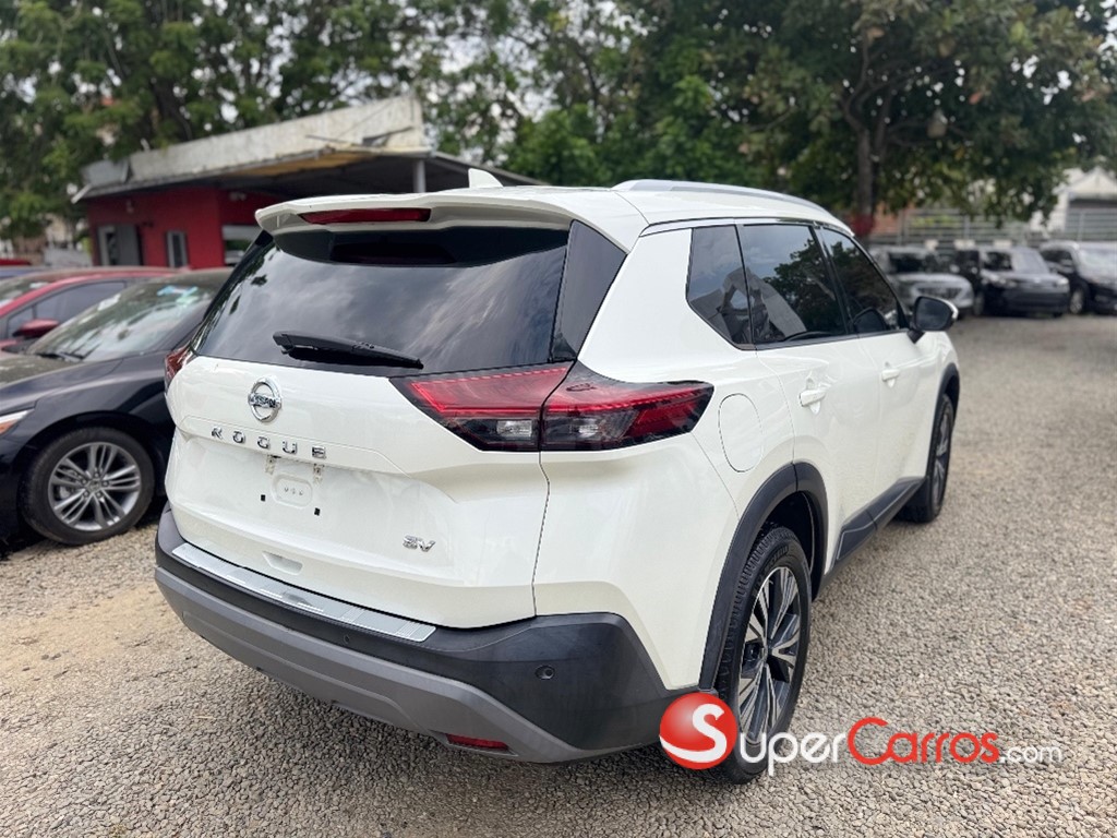 2021 Nissan Rogue SV — foto 6 / 11