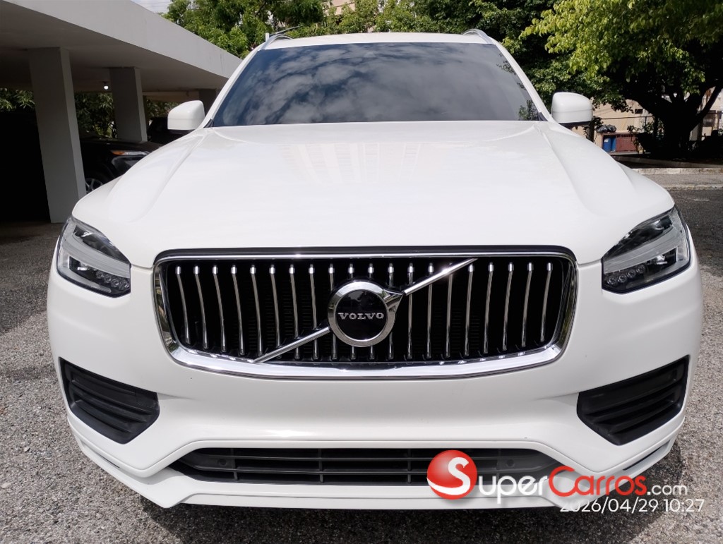 2022 Volvo XC90 B6 Plus
