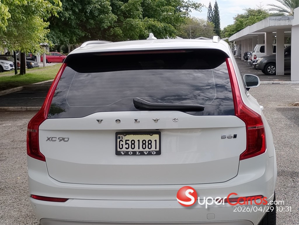 2022 Volvo XC90 B6 Plus — foto 6 / 12