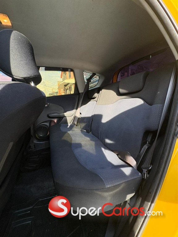 2010 Honda Fit — foto 4 / 12