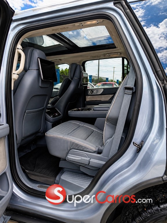 2018 Lincoln Navigator Black Label — foto 10 / 12