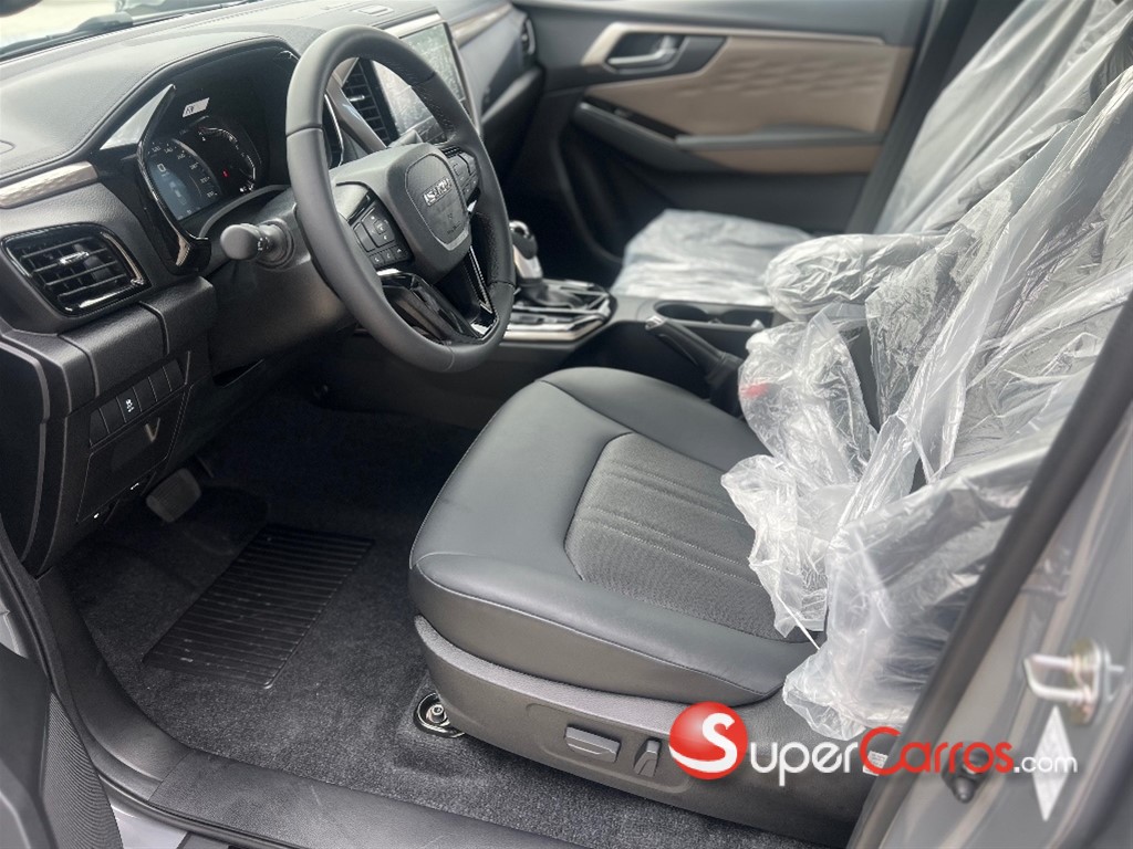 2027 Isuzu DMAX LSE — foto 7 / 11