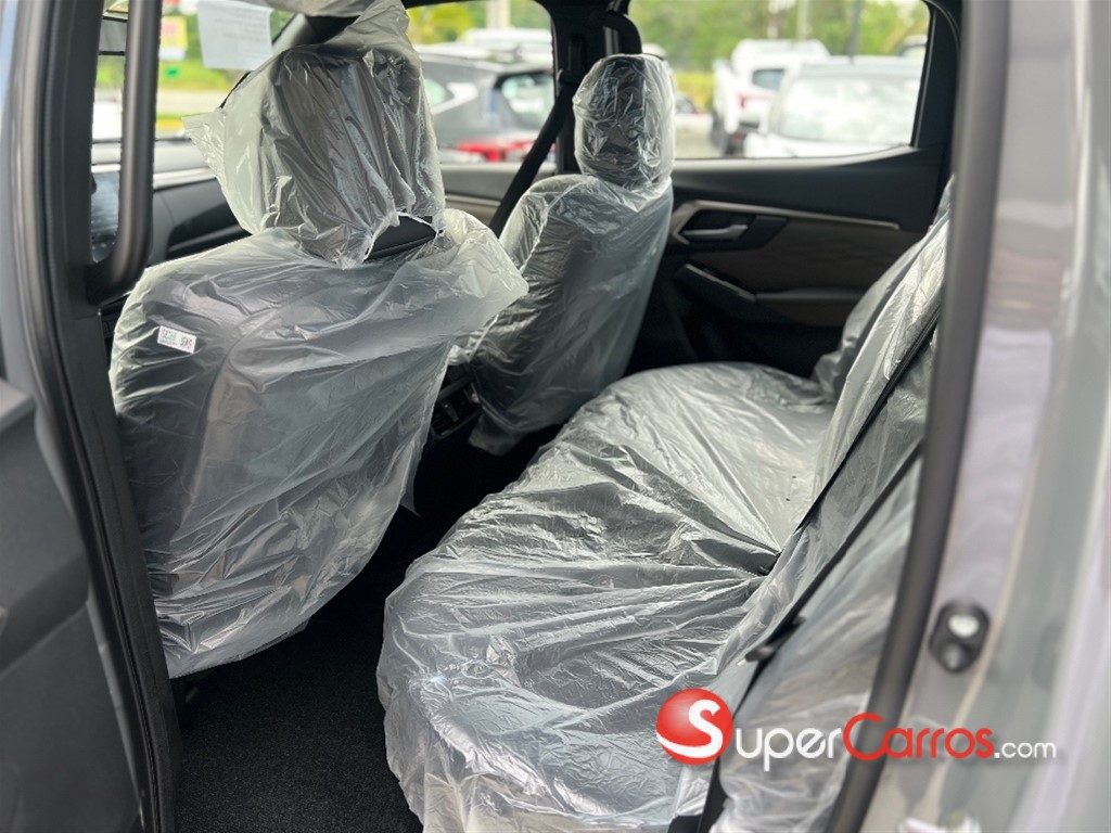 2027 Isuzu DMAX LSE — foto 10 / 11