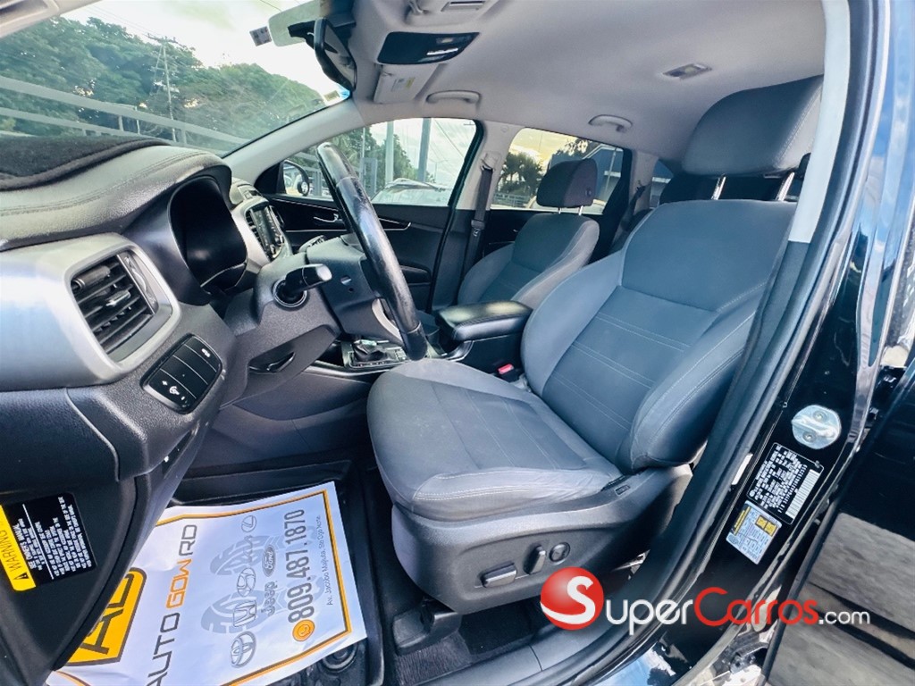 2017 Kia Sorento LX — foto 8 / 12