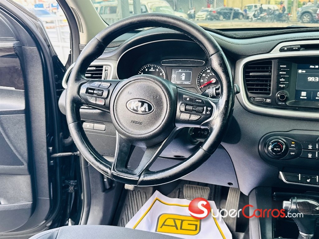 2017 Kia Sorento LX — foto 10 / 12