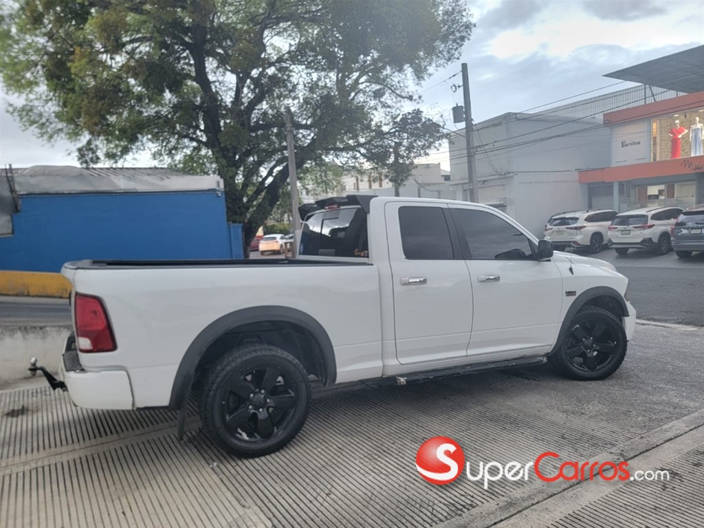2016 Dodge Ram 1500 — foto 4 / 8