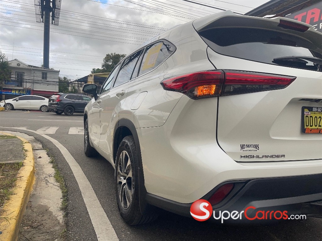 2020 Toyota Highlander XLE — foto 3 / 12