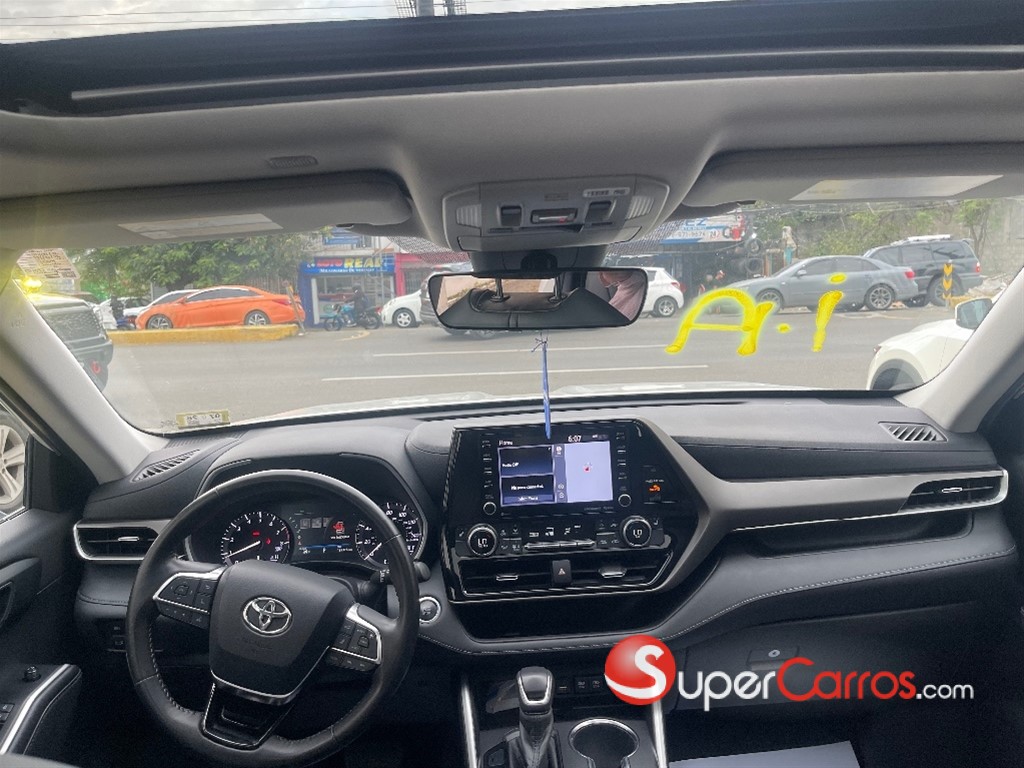 2020 Toyota Highlander XLE — foto 7 / 12