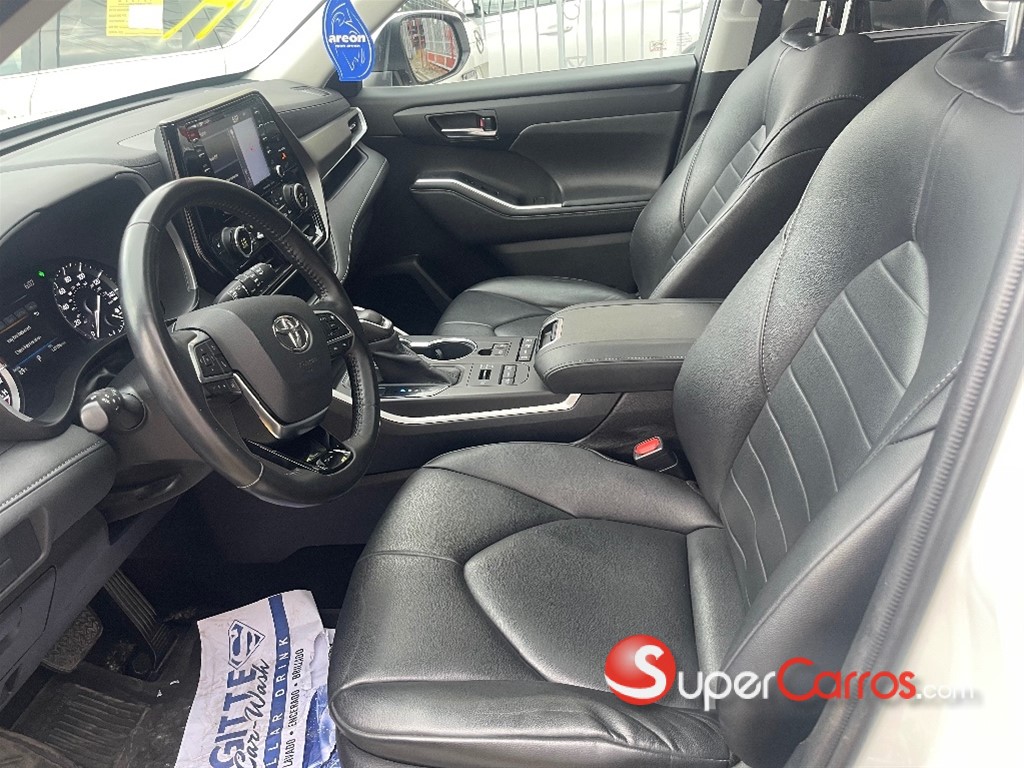 2020 Toyota Highlander XLE — foto 8 / 12