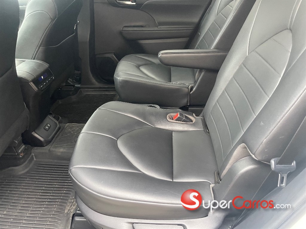 2020 Toyota Highlander XLE — foto 9 / 12