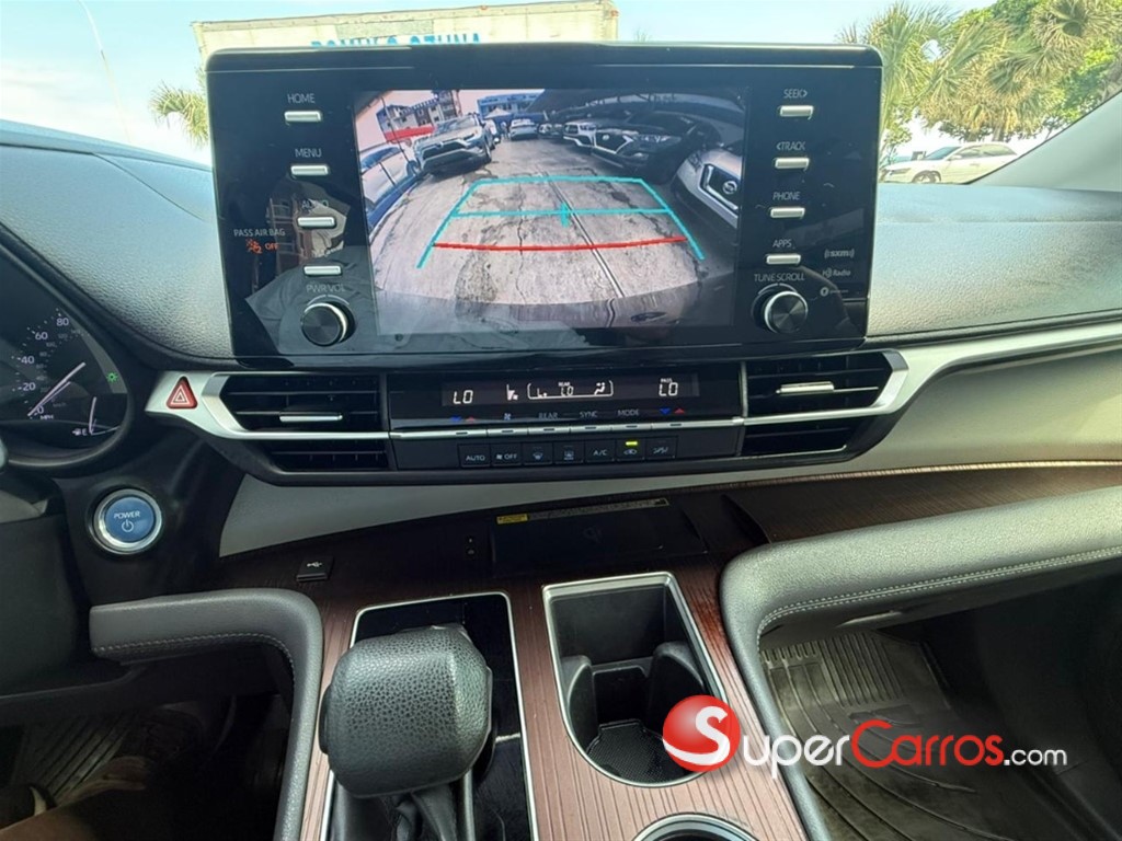 2021 Toyota Sienna LE — foto 2 / 12