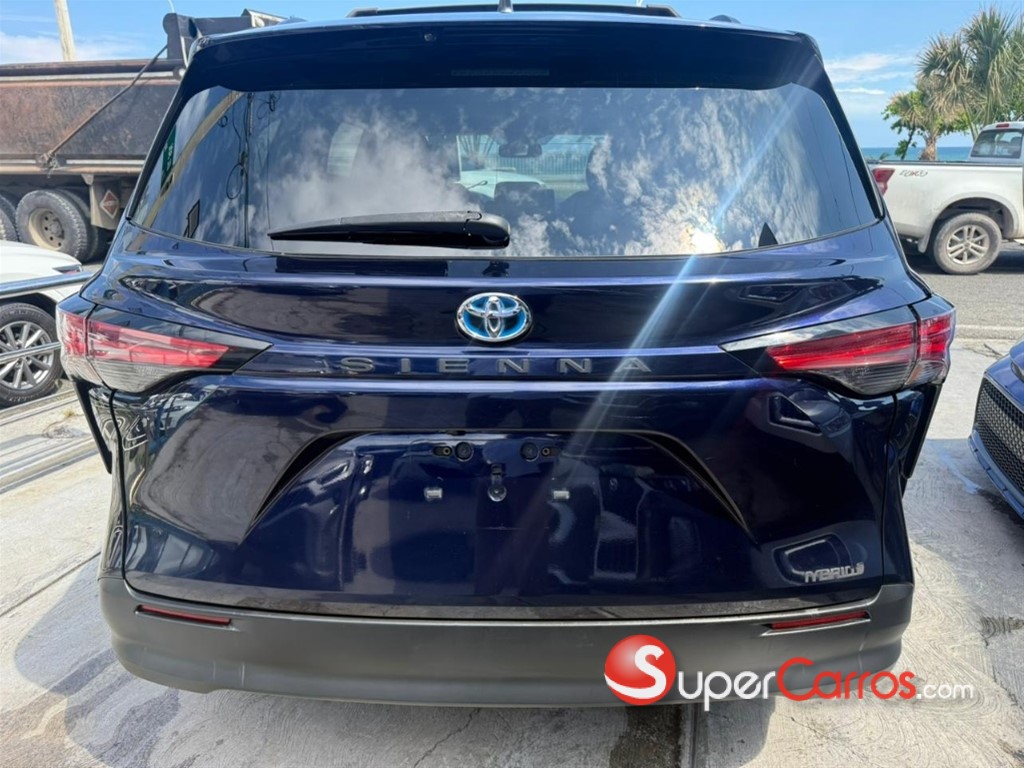 2021 Toyota Sienna LE — foto 9 / 12