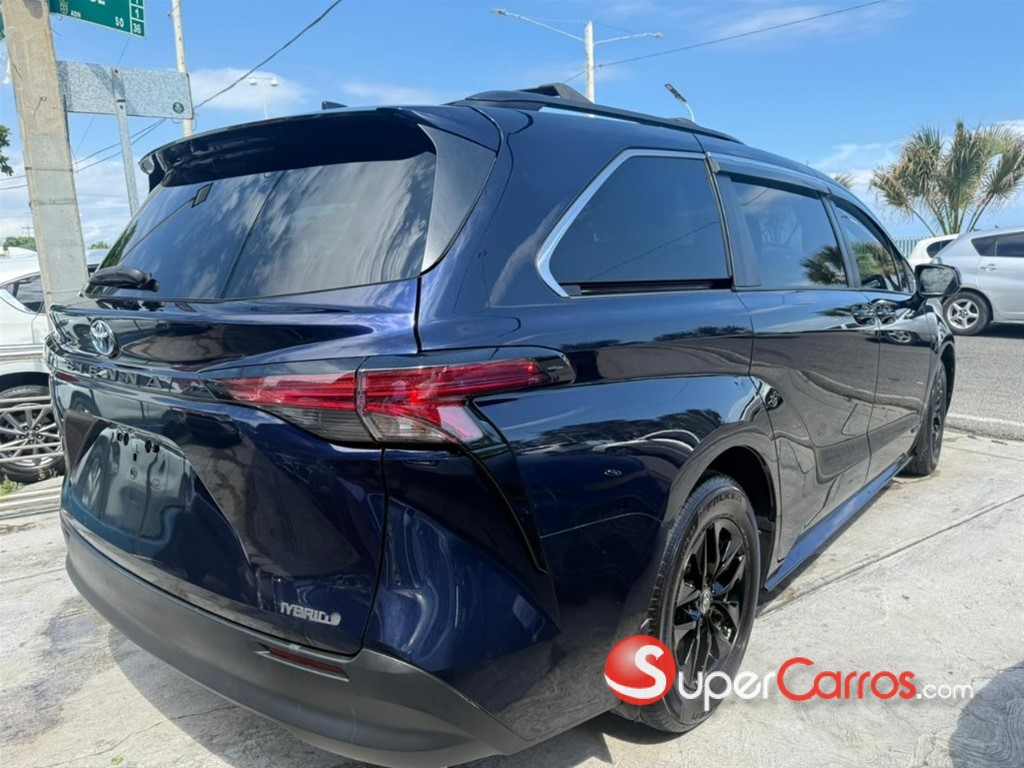2021 Toyota Sienna LE — foto 10 / 12