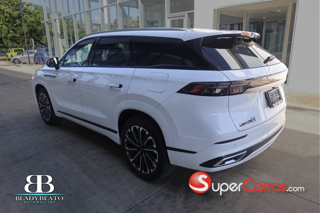 2026 JAECOO J8 — foto 10 / 12