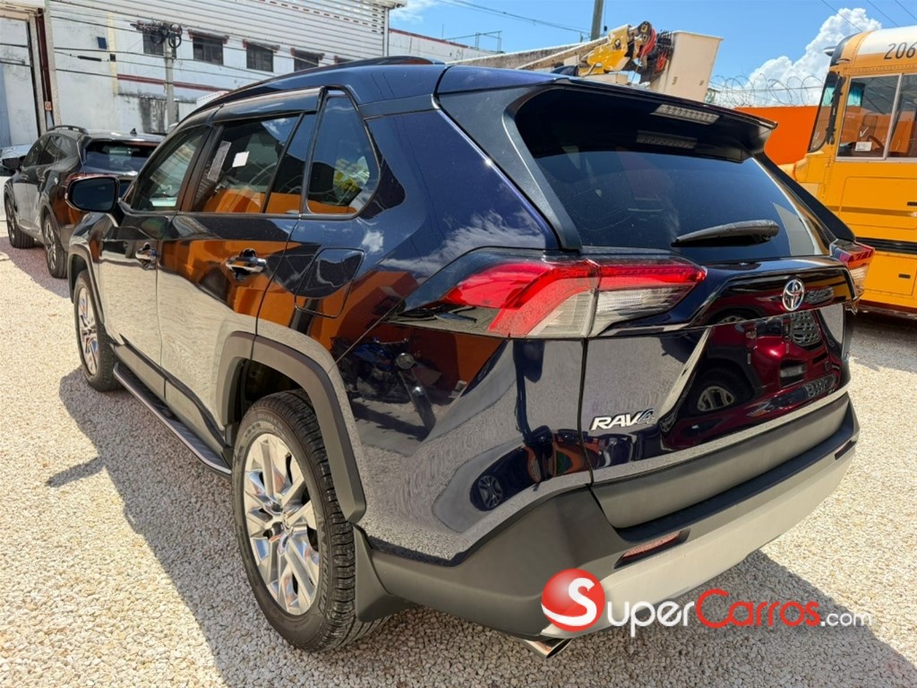 2021 Toyota RAV4 XLE Premium — foto 3 / 7