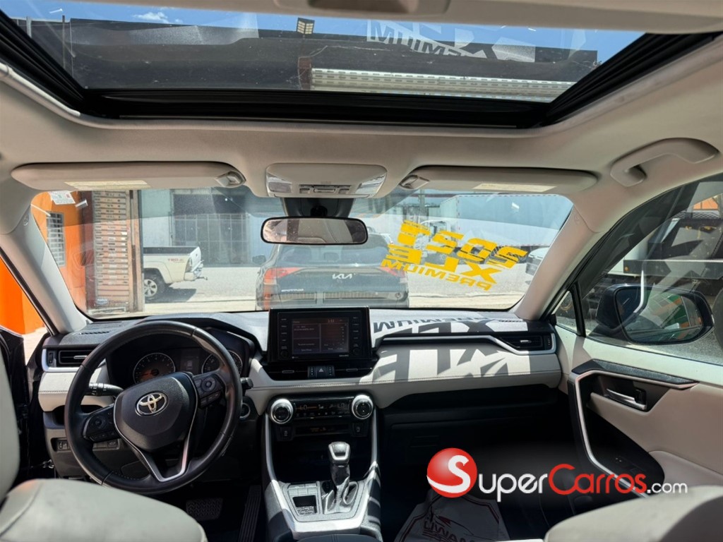 2021 Toyota RAV4 XLE Premium — foto 4 / 7