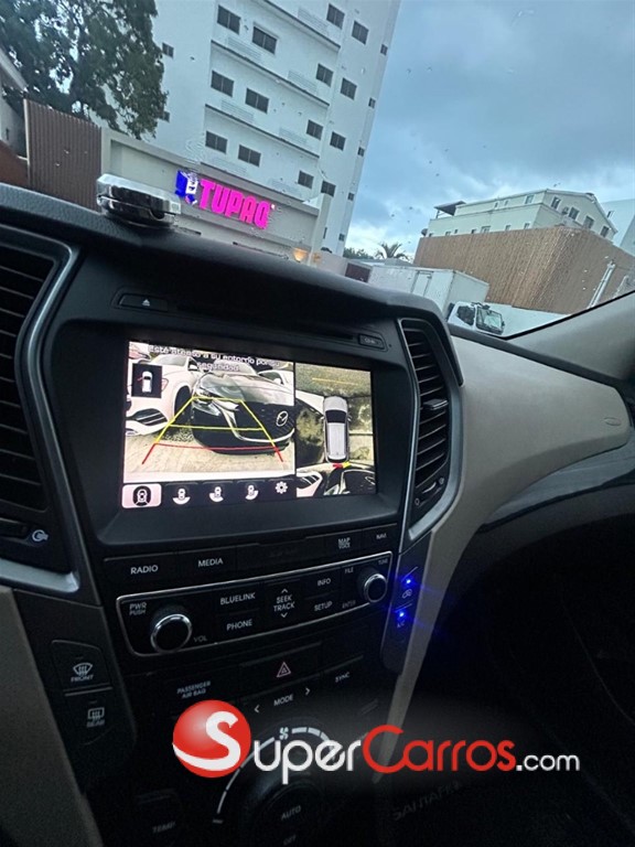 2017 Hyundai Santa Fe Ultimate — foto 7 / 10