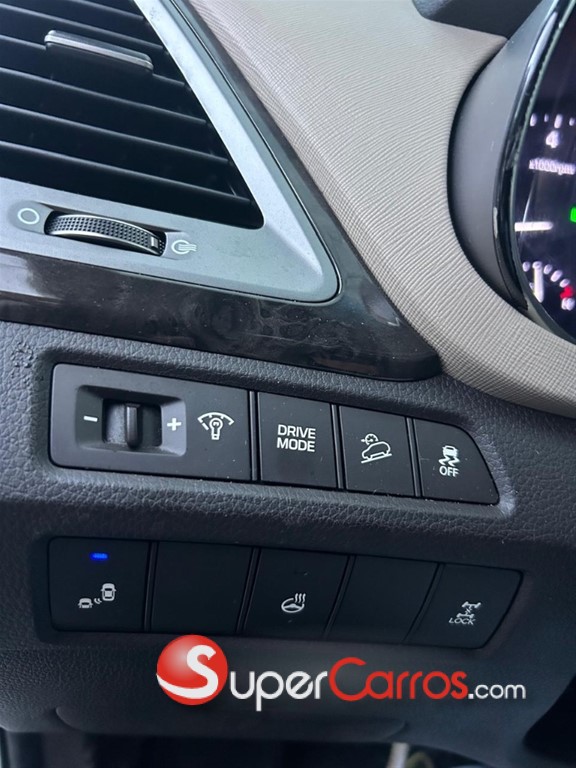 2017 Hyundai Santa Fe Ultimate — foto 10 / 10