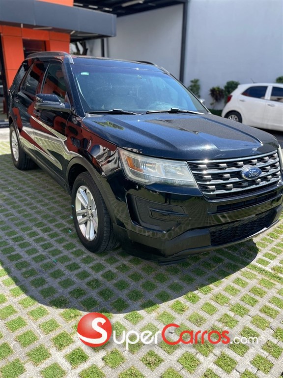 2017 Ford Explorer XL — foto 3 / 9