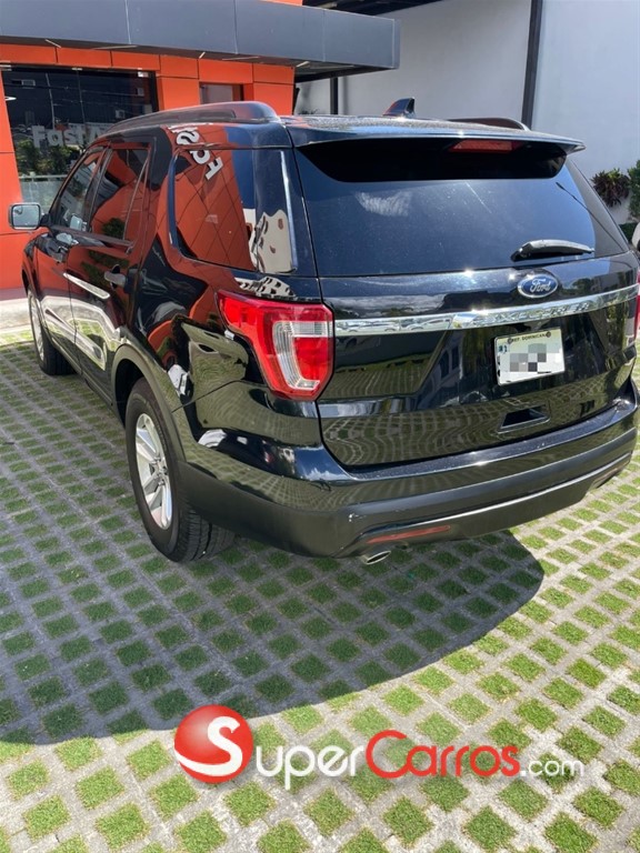 2017 Ford Explorer XL — foto 4 / 9