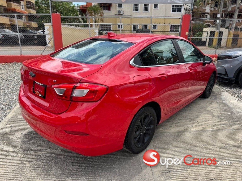 2019 Chevrolet Cruze LT — foto 6 / 10