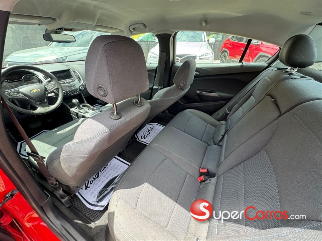 2019 Chevrolet Cruze LT — foto 7 / 10