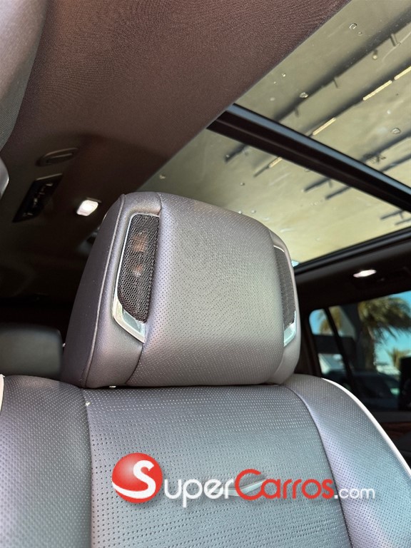 2021 Cadillac Escalade Premium Luxury — foto 6 / 12
