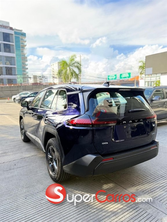 2027 Toyota RAV4 LE Hibrid — foto 4 / 8