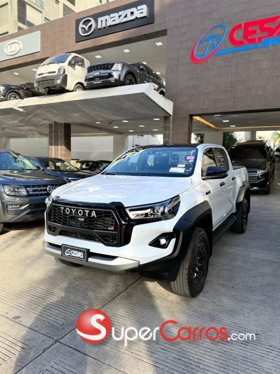 2026 Toyota Hilux GR Sport — foto 2 / 8
