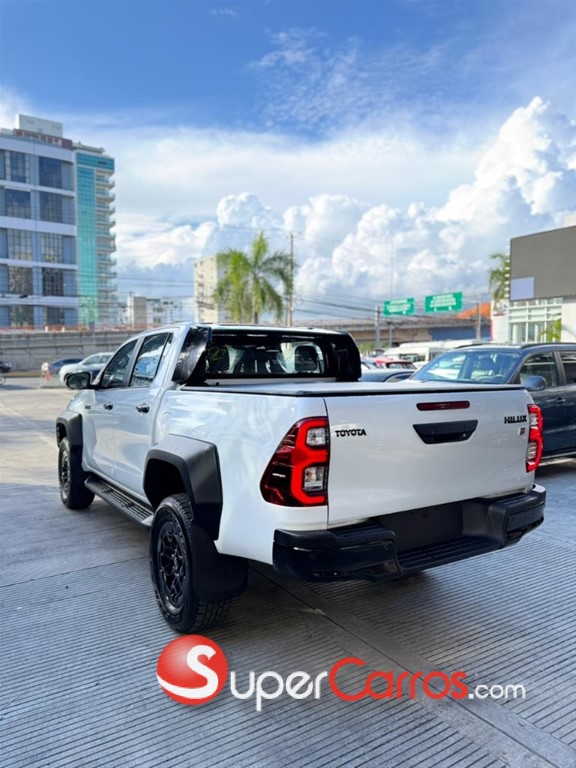 2026 Toyota Hilux GR Sport — foto 5 / 8