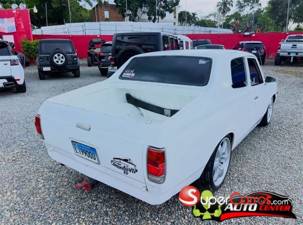 1976 Datsun U 620 — foto 8 / 12