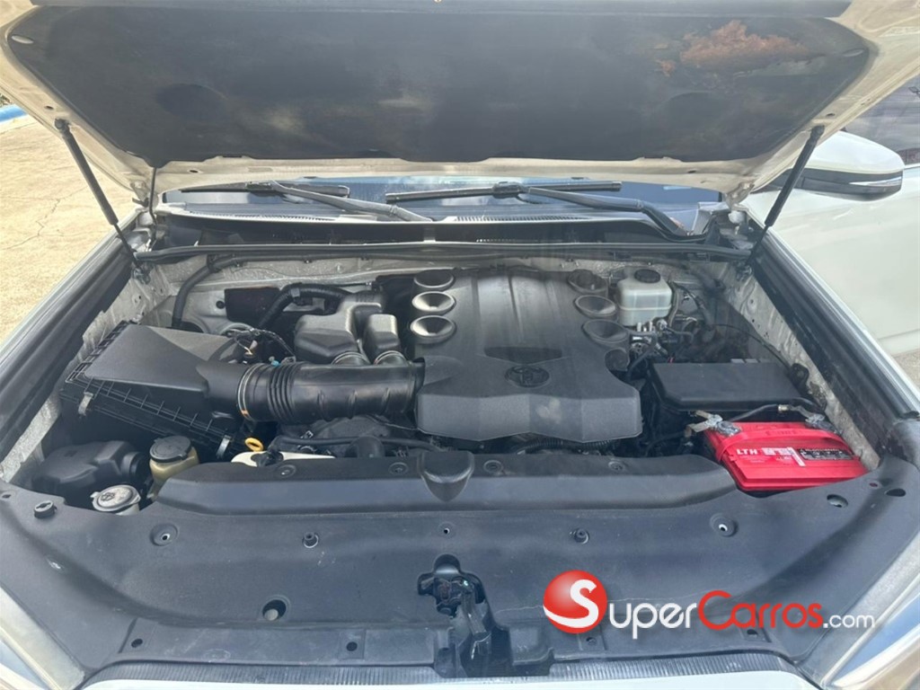 2015 Toyota 4 Runner — foto 4 / 7