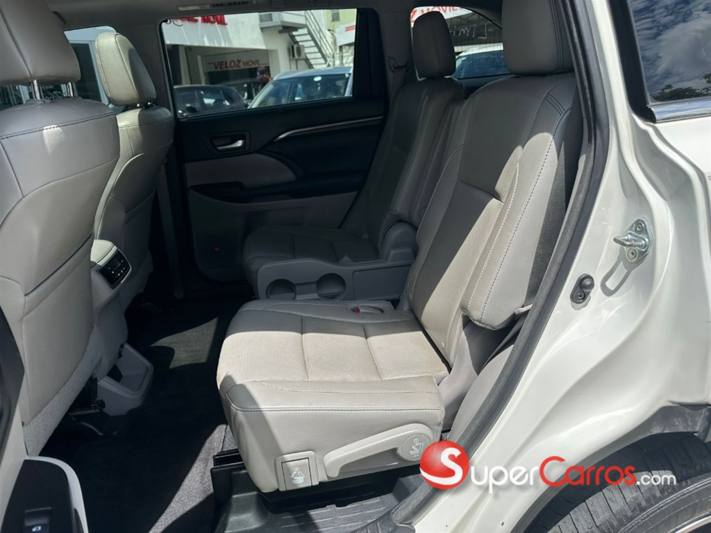 2016 Toyota Highlander Limited — foto 6 / 7