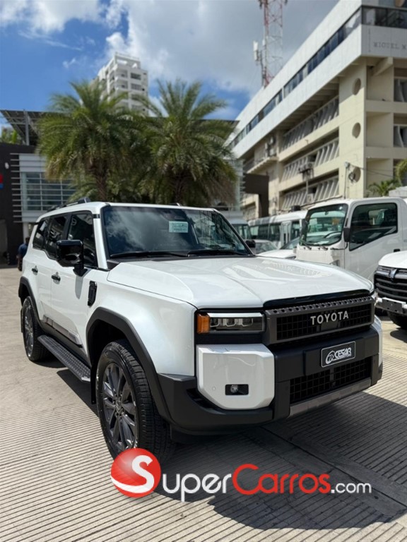 2026 Toyota Land Cruiser Prado Adventure